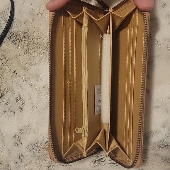 Zippered Cork Wallet - Picture 5 of 7